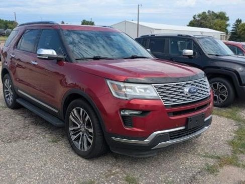 Used 2019 Ford Explorer Platinum AWD/4WD image 2