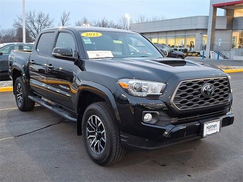 Certified 2022 Toyota Tacoma TRD Sport image 2