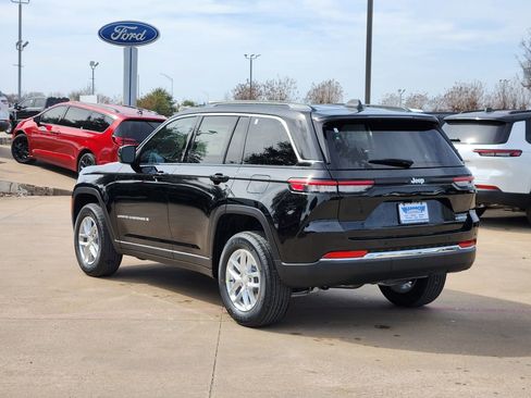 New 2026 Jeep Grand Cherokee Laredo image 3