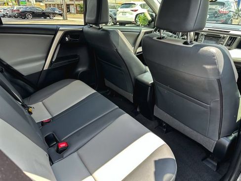 Used 2015 Toyota RAV4 Limited AWD/4WD image 23