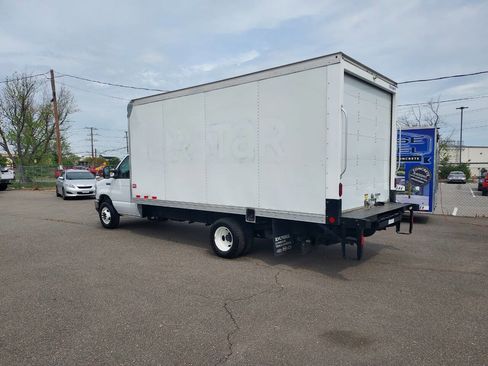 Used 2022 Ford E-450 and Econoline 450 Super Duty w/ Power Windows & Locks Group image 3