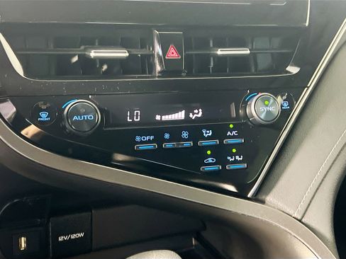 Used 2022 Toyota Camry LE image 27
