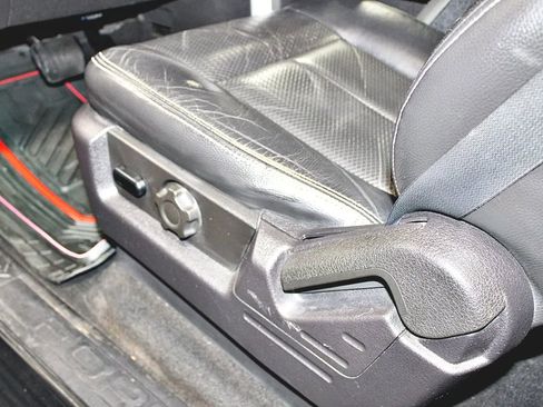 Used 2010 Ford F150 Lariat image 10