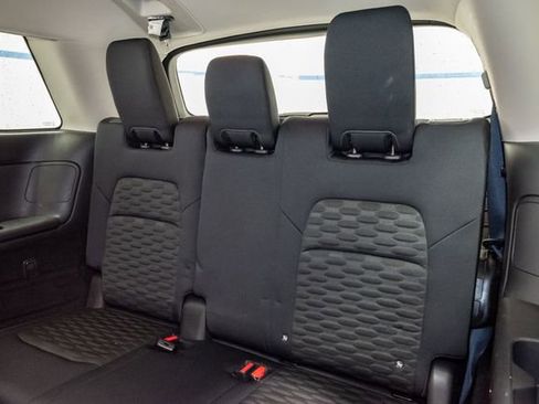 Used 2022 Nissan Pathfinder SV w/ SV Premium Package FWD image 22