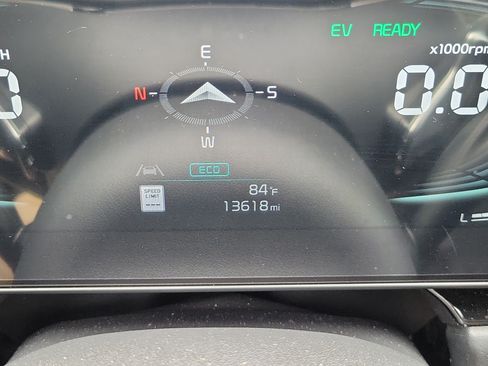 Certified 2025 Kia Niro EX FWD image 24
