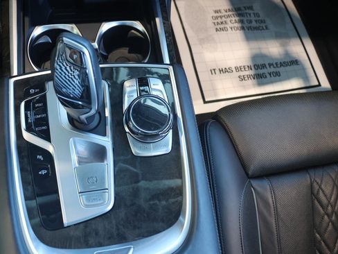 Used 2018 BMW 740i image 43