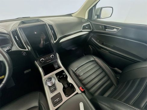 Used 2024 Ford Edge SEL image 11