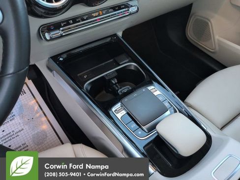 Used 2020 Mercedes-Benz GLB 250 4MATIC image 17