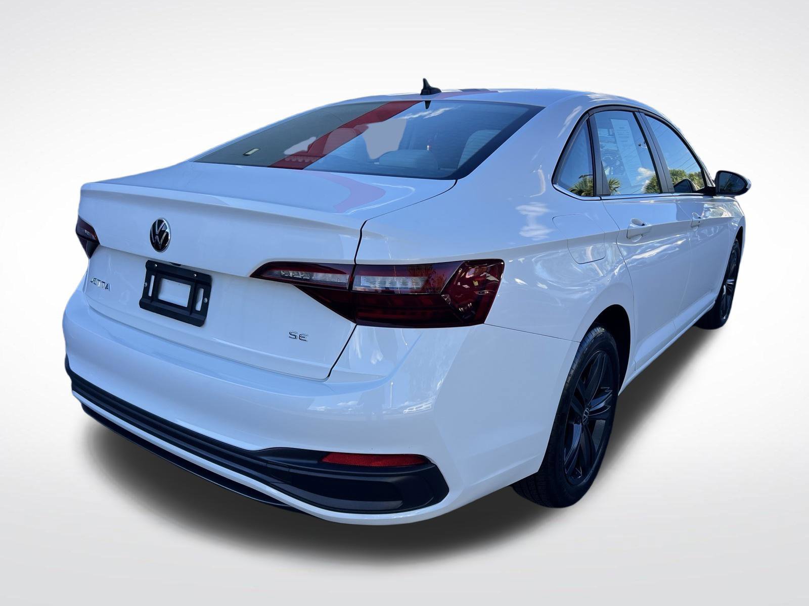 Used 2024 Volkswagen Jetta SE w/ Panoramic Sunroof Package FWD image 10