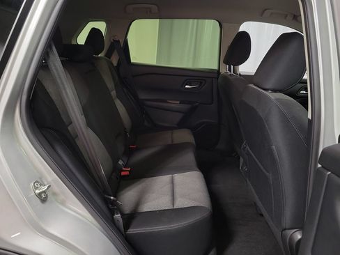 Used 2025 Nissan Rogue SV FWD image 25