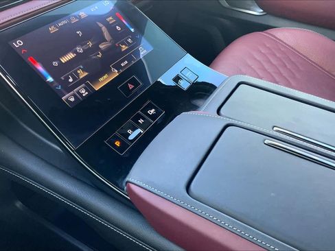 Used 2025 INFINITI QX80 Autograph w/ Autograph Exterior Package image 16