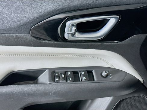 Used 2025 Jeep Compass Limited image 15