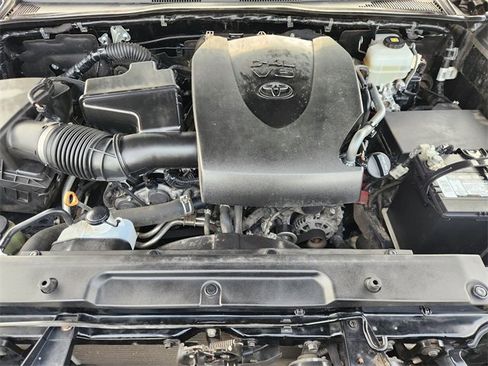 Used 2020 Toyota Tacoma TRD Off-Road image 31
