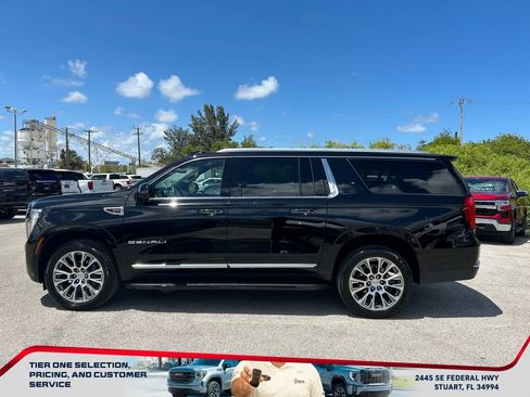 Used 2025 GMC Yukon XL Denali AWD/4WD image 4