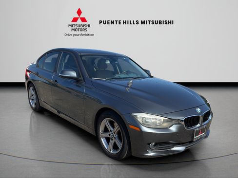 Used 2014 BMW 320i Sedan RWD image 3