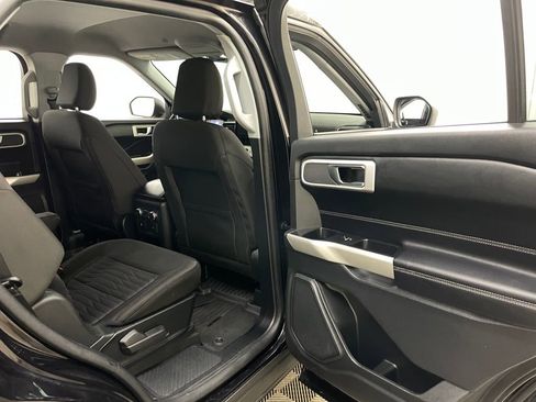 Used 2021 Ford Explorer XLT AWD/4WD image 41