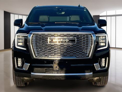 Used 2021 GMC Yukon Denali w/ Denali Premium Package image 3