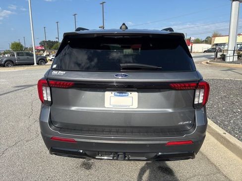 Certified 2025 Ford Explorer ST-Line image 7