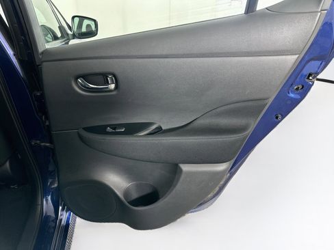 Used 2019 Nissan Leaf SV w/ SV Technology Package FWD image 29