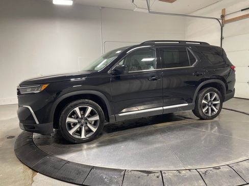 Used 2023 Honda Pilot Touring image 4