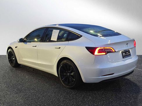Used 2023 Tesla Model 3 Standard Range image 5