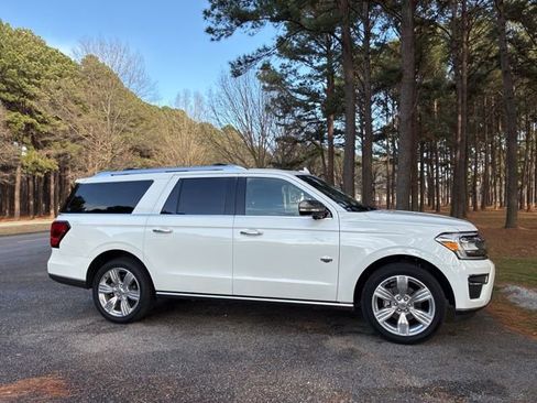 Used 2023 Ford Expedition Max King Ranch image 3