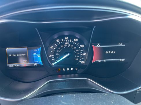 Used 2018 Ford Fusion SE w/ Fusion SE Technology Package image 6