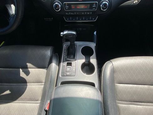 Used 2019 Kia Sorento SX FWD image 19