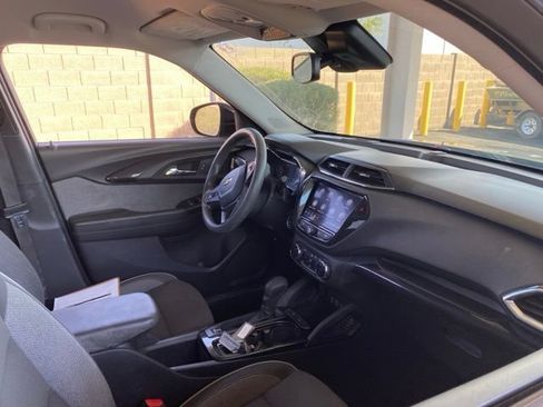 Used 2023 Chevrolet TrailBlazer LT w/ Convenience Package FWD image 5