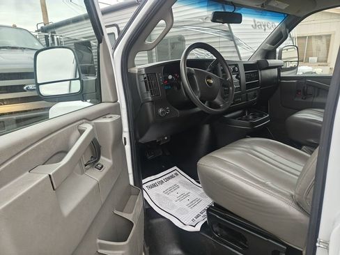 Used 2015 Ford F350 XL w/ Power Equipment Group RWD image 12