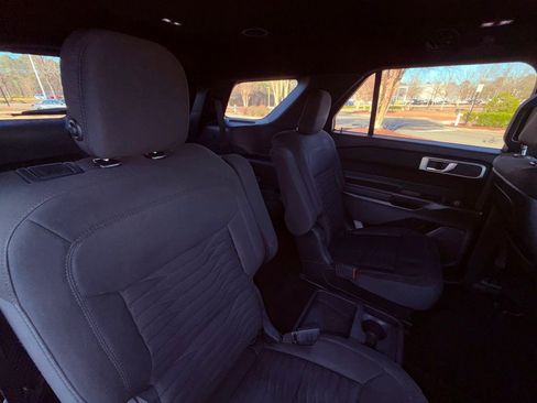 Used 2020 Ford Explorer XLT w/ Class III Trailer Tow Package image 11