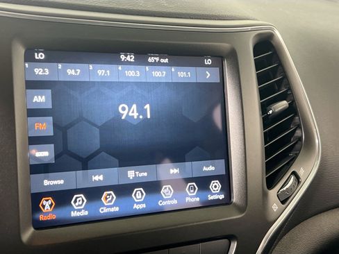 Used 2022 Jeep Cherokee Trailhawk w/ Premium Leather Package image 14