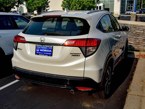 Used 2019 Honda HR-V Sport image 16