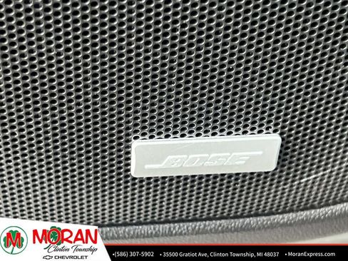 Used 2023 GMC Acadia SLT image 18