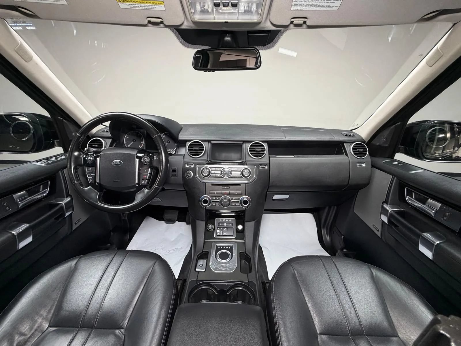Used 2015 Land Rover LR4 HSE AWD/4WD image 26