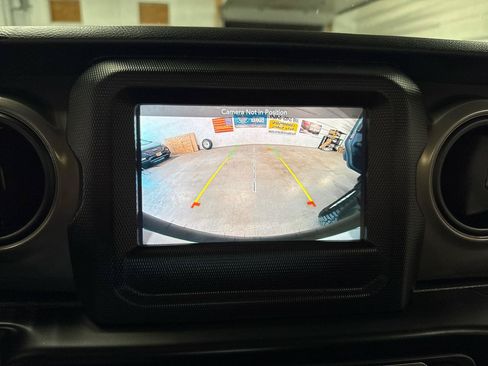 Used 2022 Jeep Wrangler Unlimited Sport AWD/4WD image 19