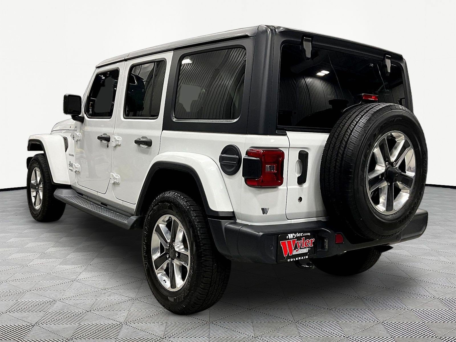 Used 2019 Jeep Wrangler Unlimited Sahara w/ Safety Group AWD/4WD image 4