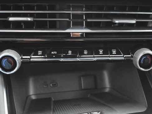 New 2026 Chevrolet Traverse RS w/ LPO, Floor Liner Package image 28