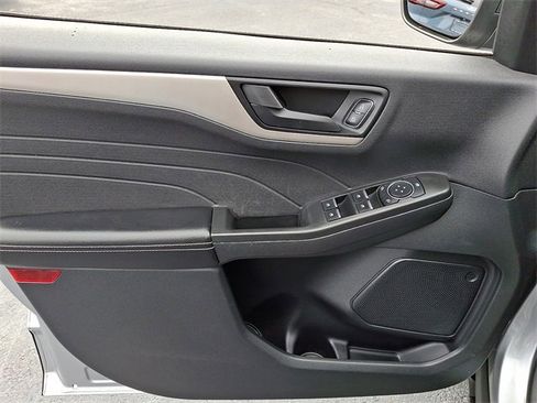 Used 2022 Ford Escape SE w/ Convenience Package image 13