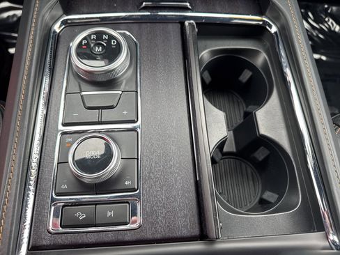 Certified 2023 Ford Expedition Platinum image 19