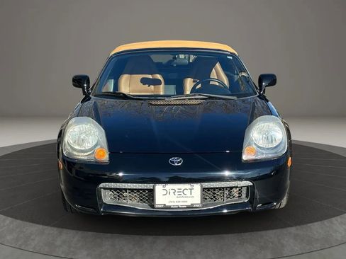 Used 2002 Toyota MR2 image 2