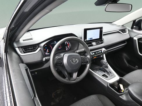 Used 2024 Toyota RAV4 XLE AWD/4WD image 34