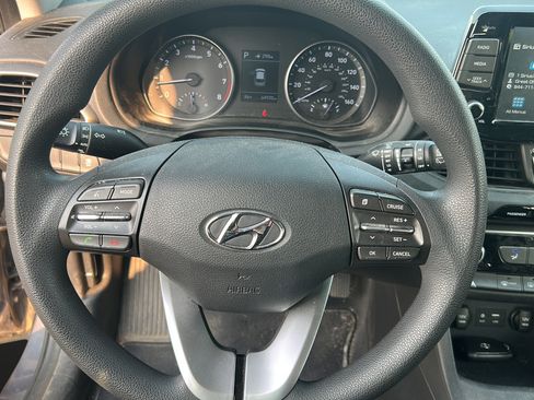 Used 2018 Hyundai Elantra GT FWD image 11