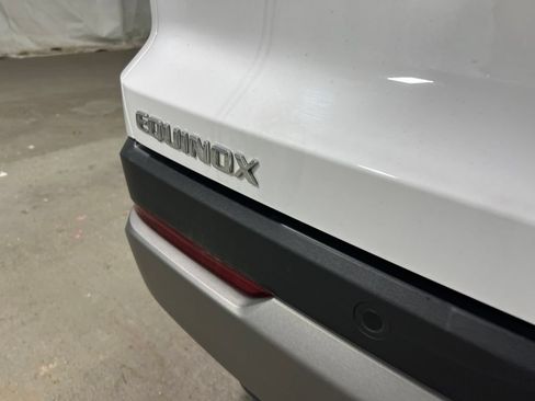 Used 2026 Chevrolet Equinox LT FWD image 16