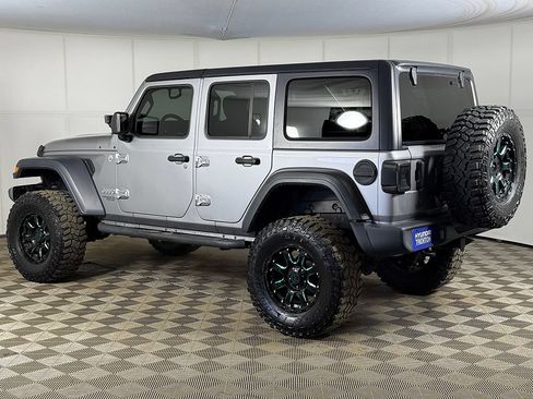 Used 2018 Jeep Wrangler Unlimited Sport S AWD/4WD image 6