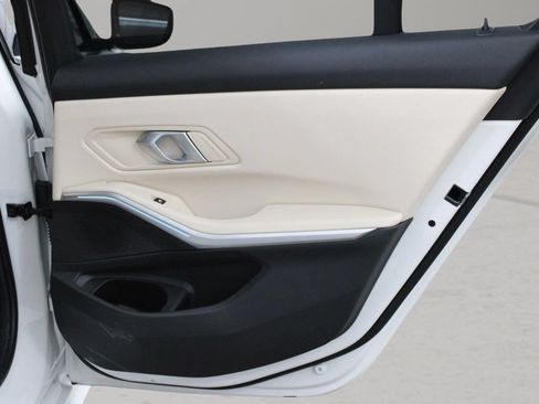 Used 2024 BMW 330i Sedan w/ Convenience Package RWD image 29