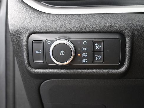 Used 2023 Ford Explorer XLT w/ Equipment Group 202A AWD/4WD image 12