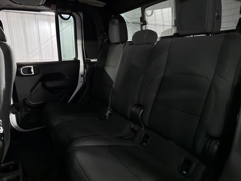 Used 2022 Jeep Gladiator Sport AWD/4WD image 18