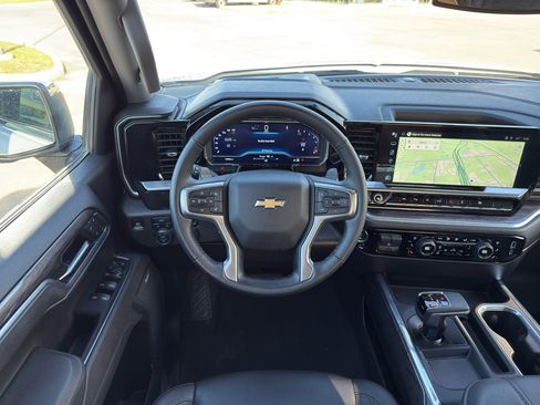 Used 2025 Chevrolet Silverado 1500 LTZ image 15