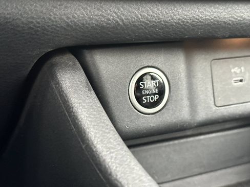 Used 2022 Nissan Rogue SV AWD/4WD image 21
